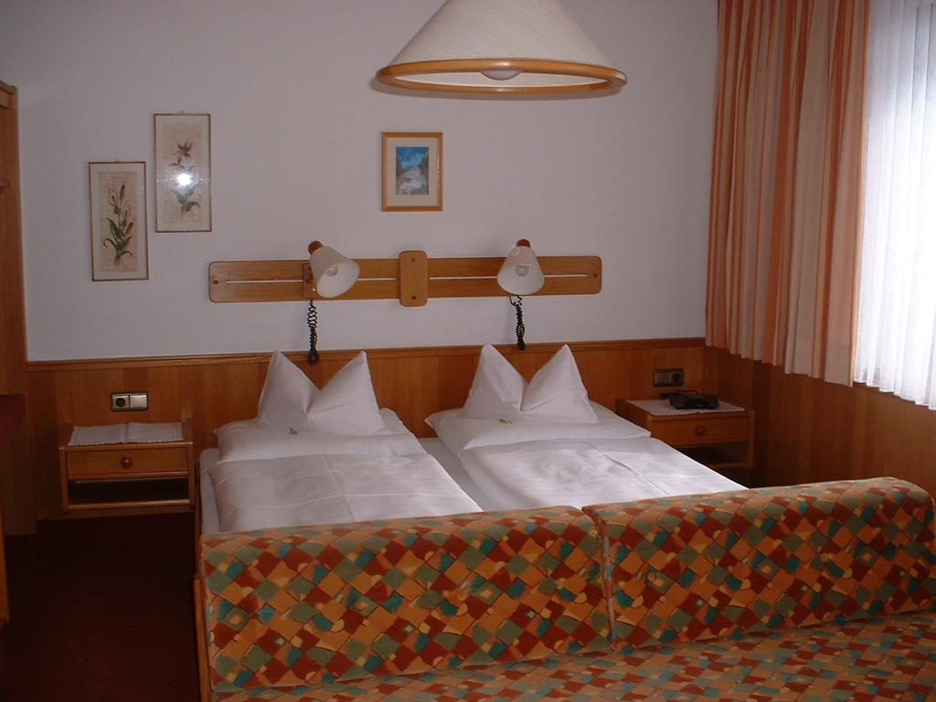 Hotel Haus Maria Leiter Sillian Exterior foto
